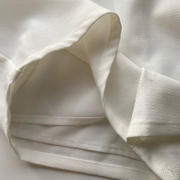 ✨Silence + Noise Deep-V Long-sleeve Romper | Small - Picture 9 of 10